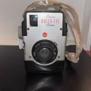 Kodak brownie Bull’s Eye vintage camera w/flash, UNTESTED